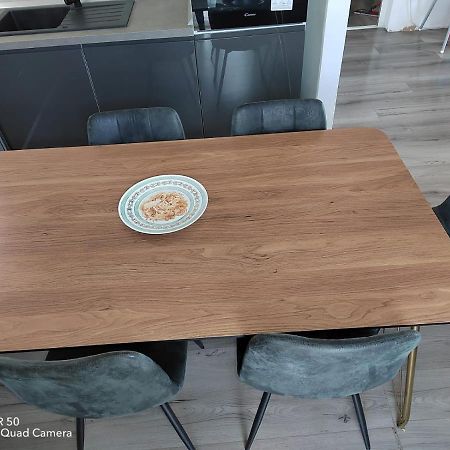 Angella Apartment Дуги-Рат Экстерьер фото