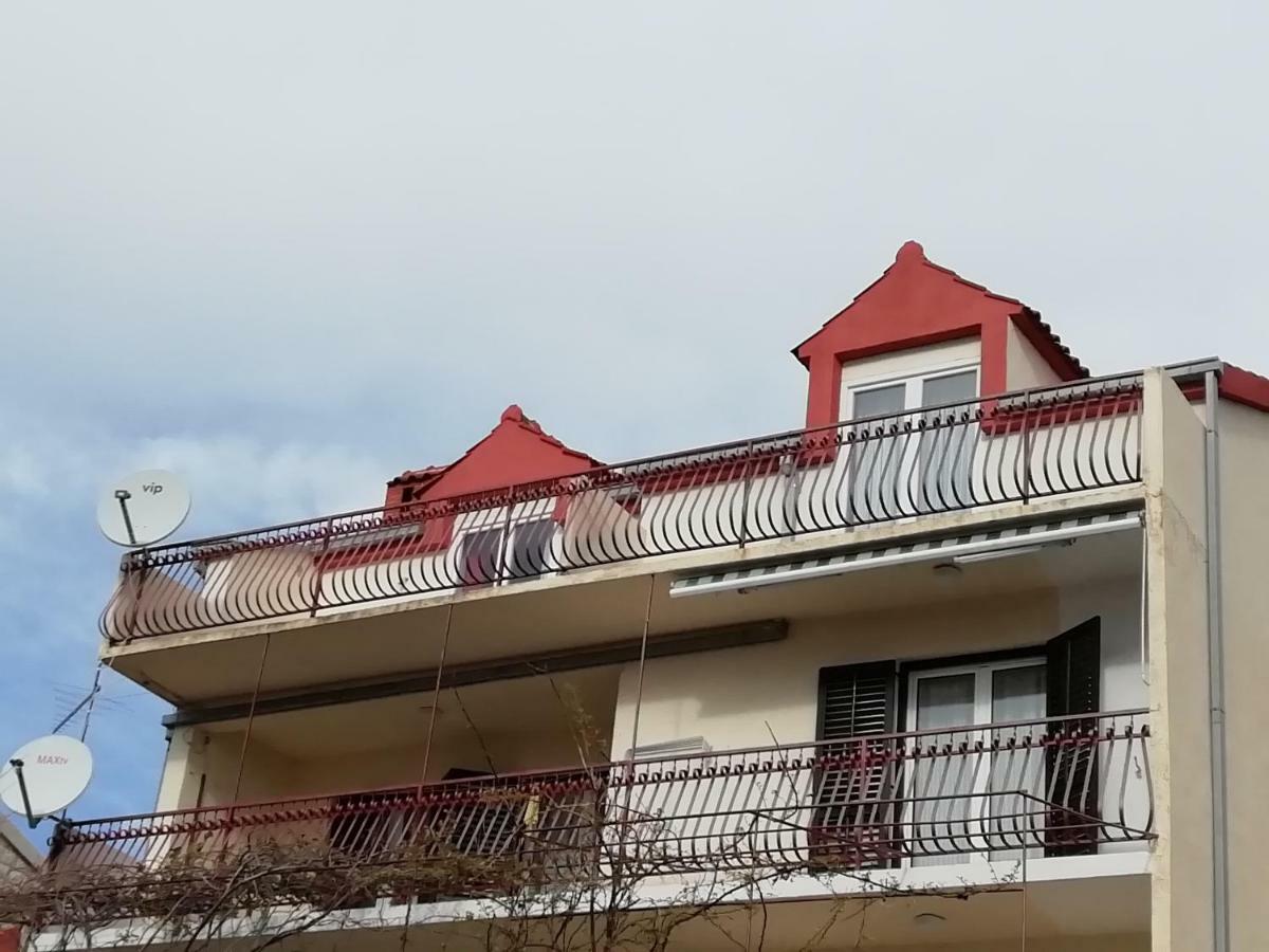 Angella Apartment Дуги-Рат Экстерьер фото