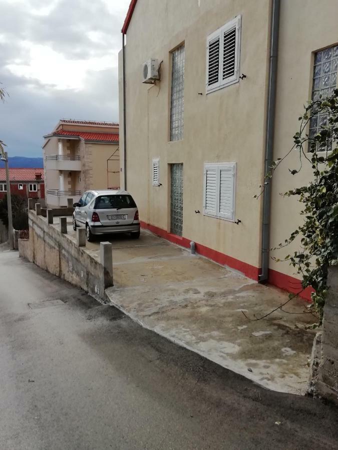 Angella Apartment Дуги-Рат Экстерьер фото