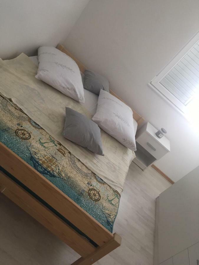 Angella Apartment Дуги-Рат Экстерьер фото
