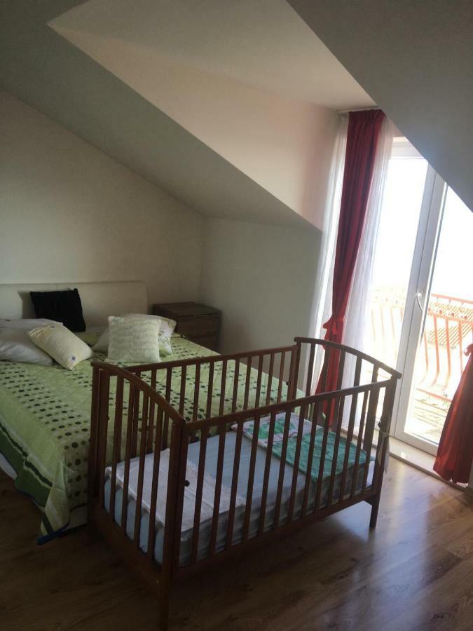 Angella Apartment Дуги-Рат Экстерьер фото