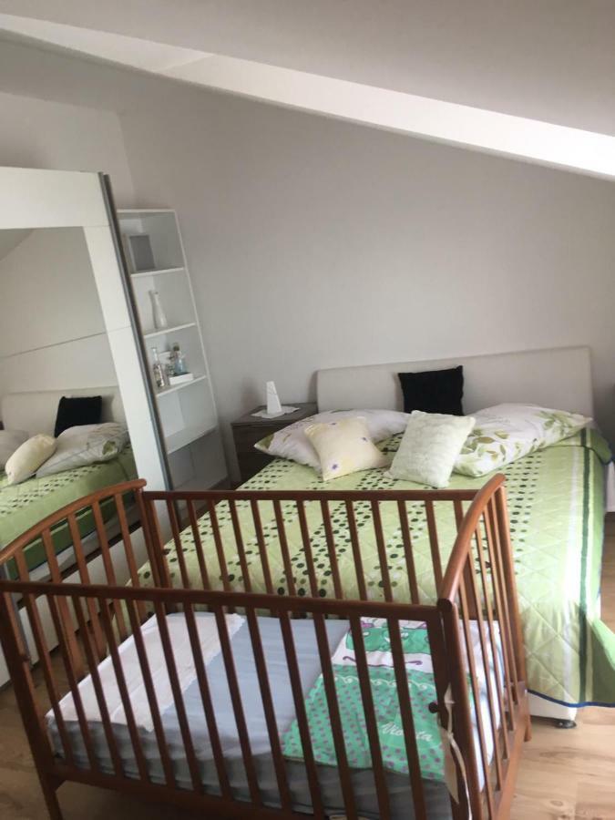 Angella Apartment Дуги-Рат Экстерьер фото