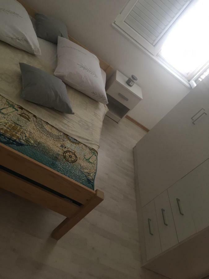 Angella Apartment Дуги-Рат Экстерьер фото