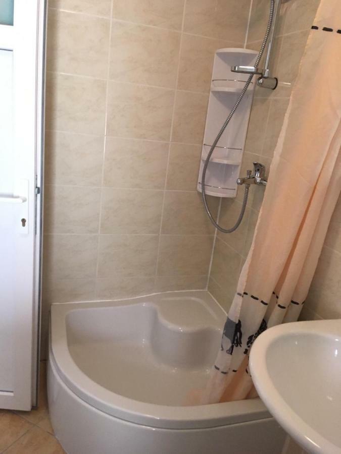 Angella Apartment Дуги-Рат Экстерьер фото